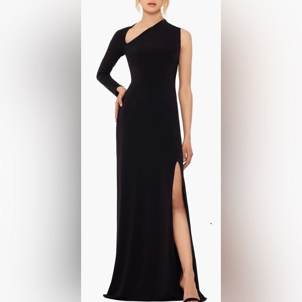 Betsy & Adam Asymmetric Single Long Sleeve Gown Size: 4